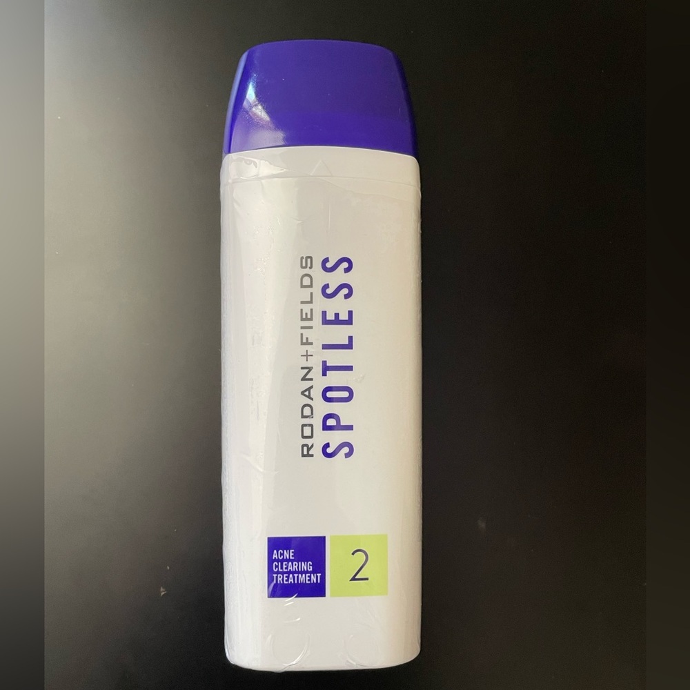 Rodan+Fields Spotless Acne Clearing Treatment.  **Does not include acne wash.